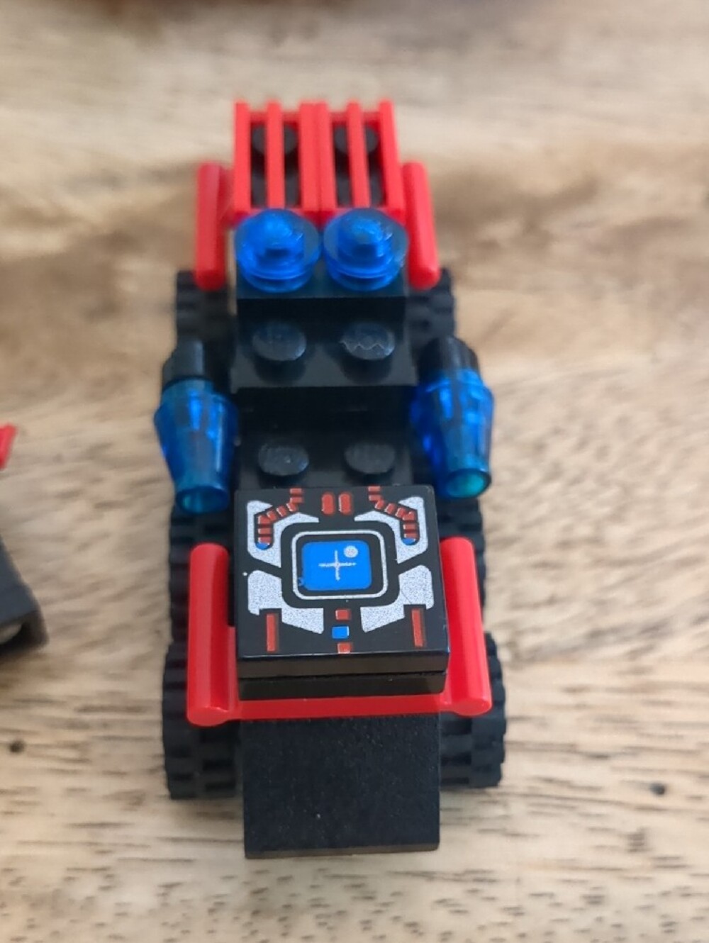 Lego 6939 Spyrius Centurion Saucer Red and Black with Blue Canopies - Complete - Picture 9 of 10
